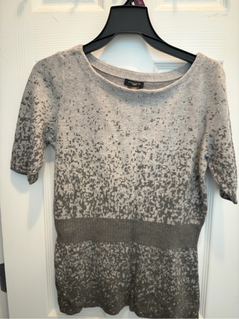 Ann Taylor Gray Ombre Short Sleeve Knit Top
